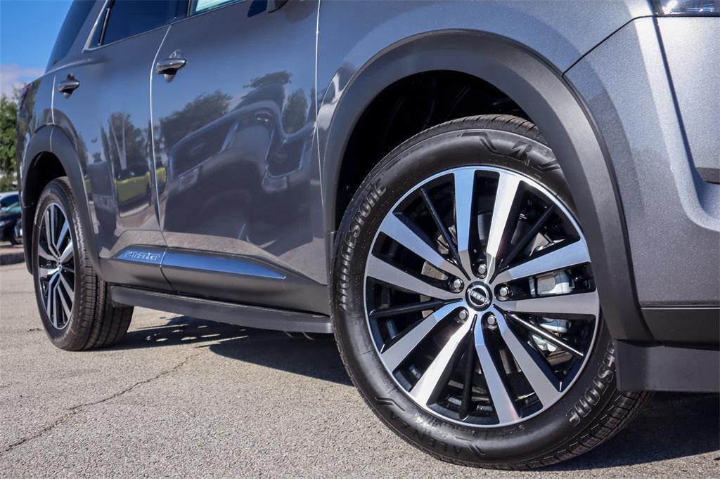 new 2025 Nissan Pathfinder car, priced at $45,607