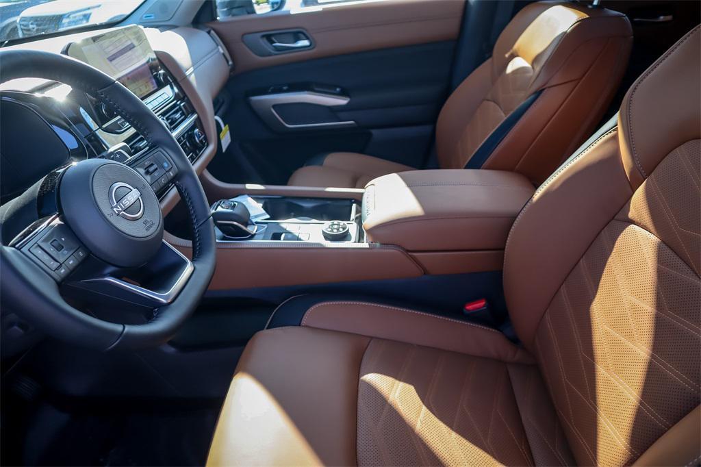 new 2025 Nissan Pathfinder car, priced at $45,607
