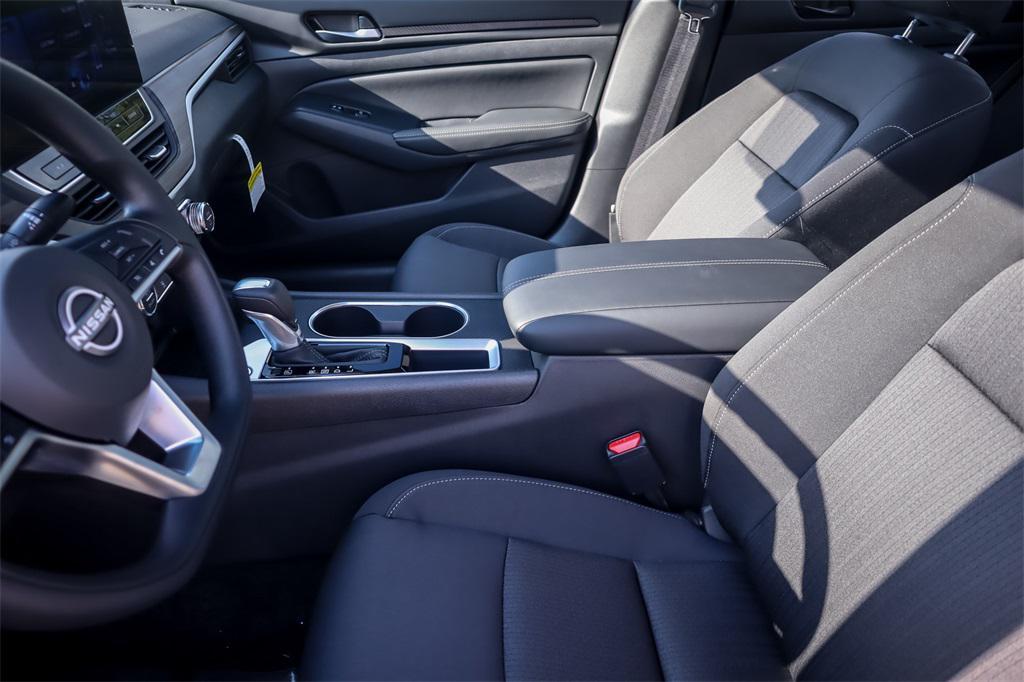new 2025 Nissan Altima car, priced at $25,520