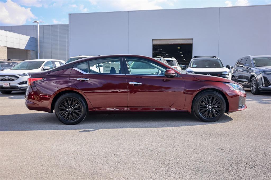 new 2025 Nissan Altima car, priced at $25,520