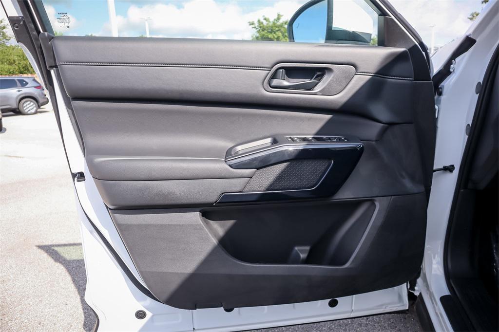new 2025 Nissan Pathfinder car, priced at $38,891
