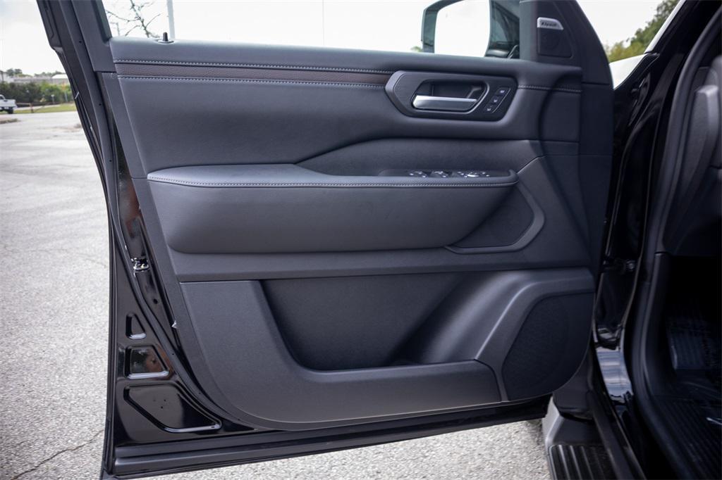 new 2025 Nissan Armada car, priced at $60,215