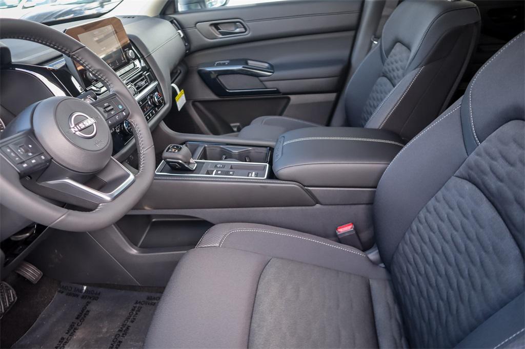 new 2025 Nissan Pathfinder car, priced at $35,655