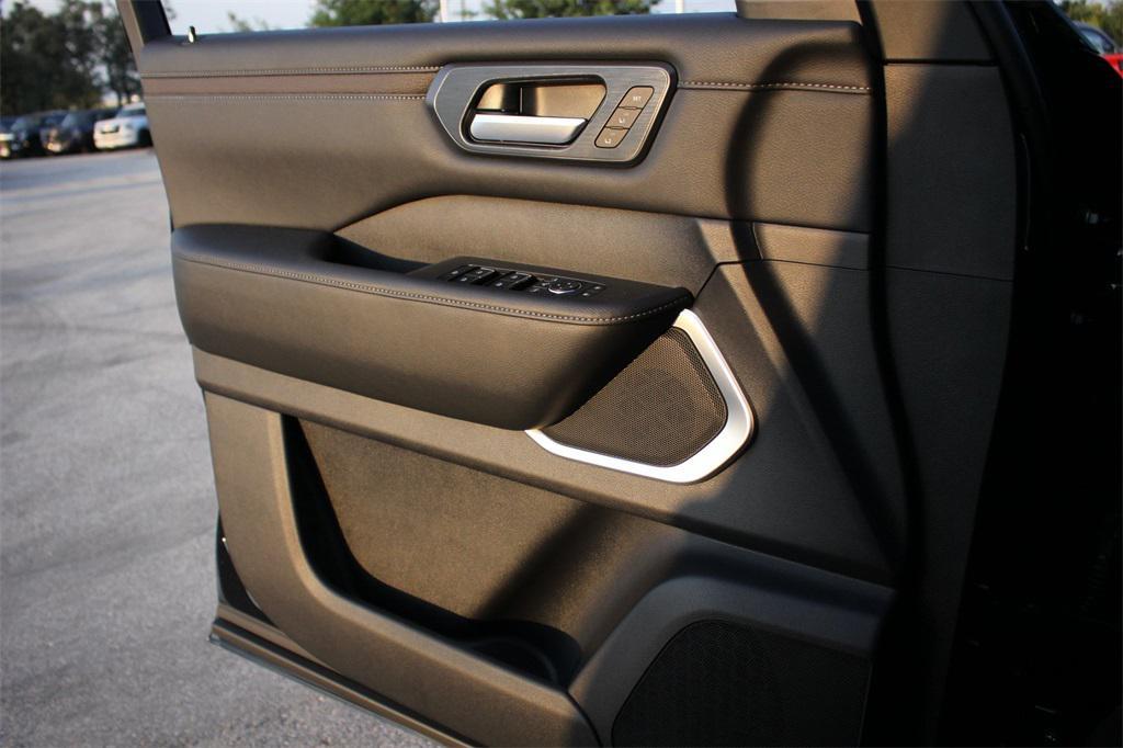 new 2025 Nissan Armada car, priced at $68,703