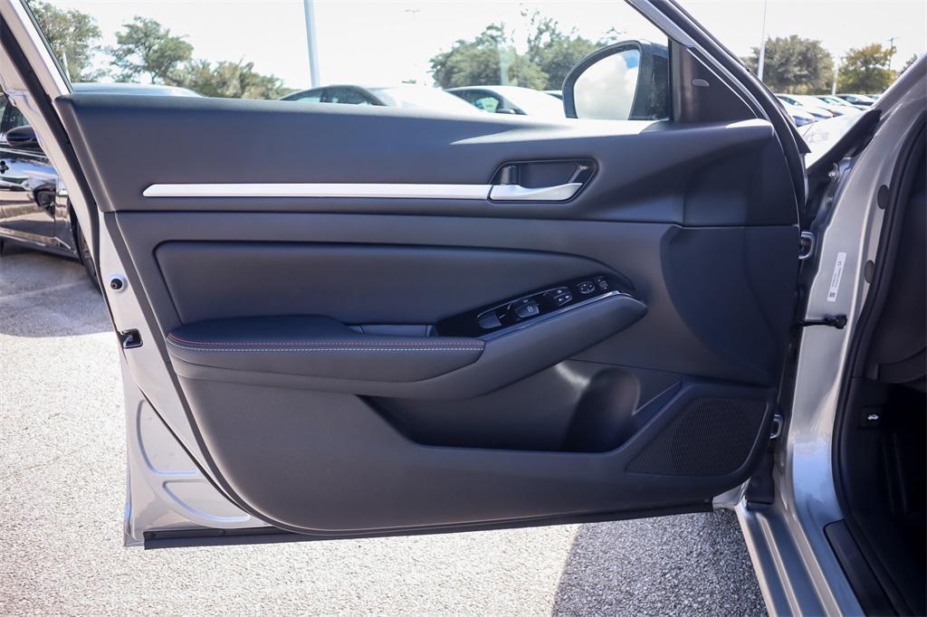 new 2025 Nissan Altima car, priced at $31,521