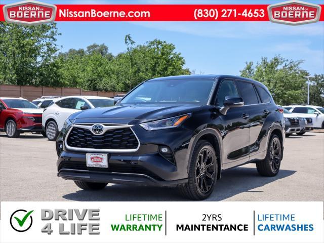 used 2023 Toyota Highlander car, priced at $35,662