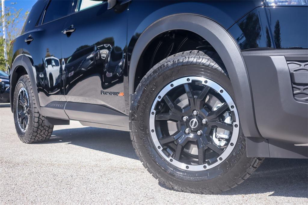 new 2025 Nissan Pathfinder car, priced at $39,326