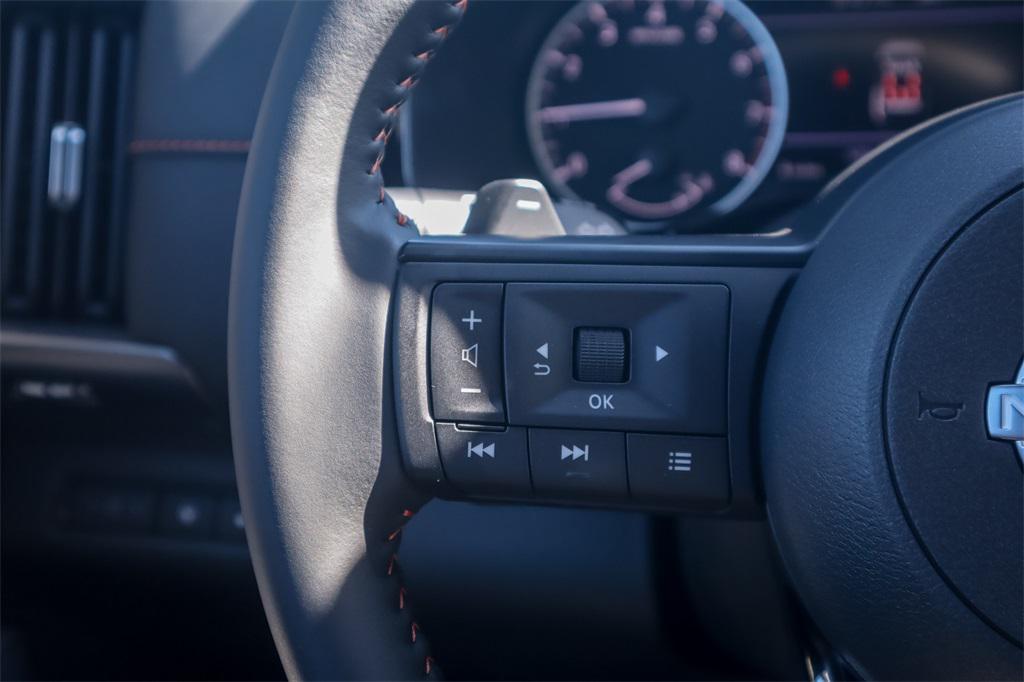 new 2025 Nissan Pathfinder car, priced at $39,326