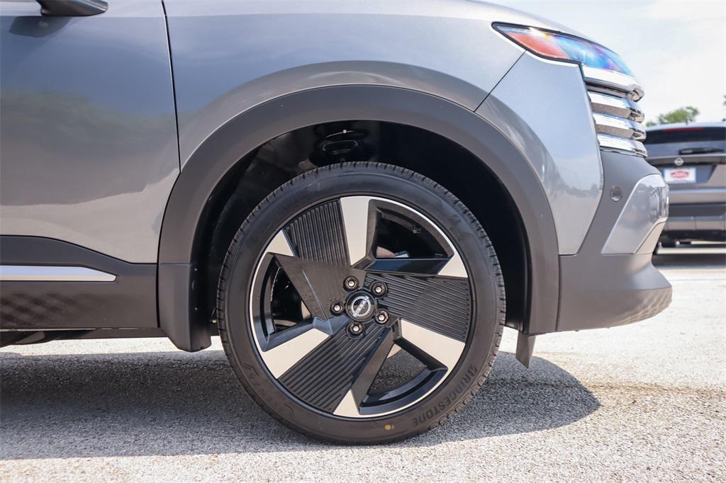 new 2025 Nissan Kicks car, priced at $29,785