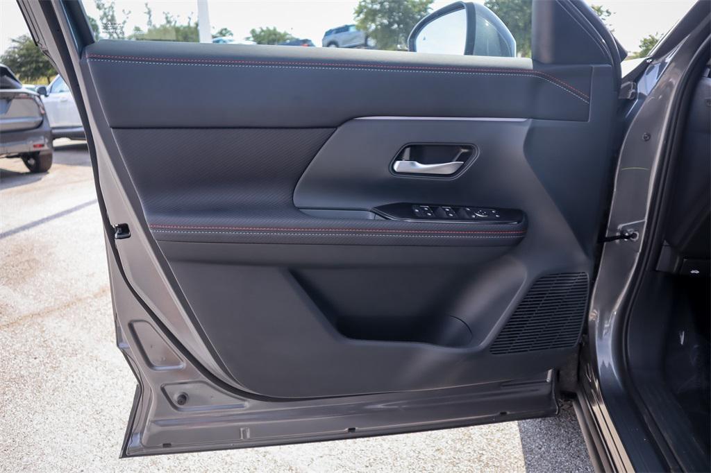 new 2025 Nissan Kicks car, priced at $29,785