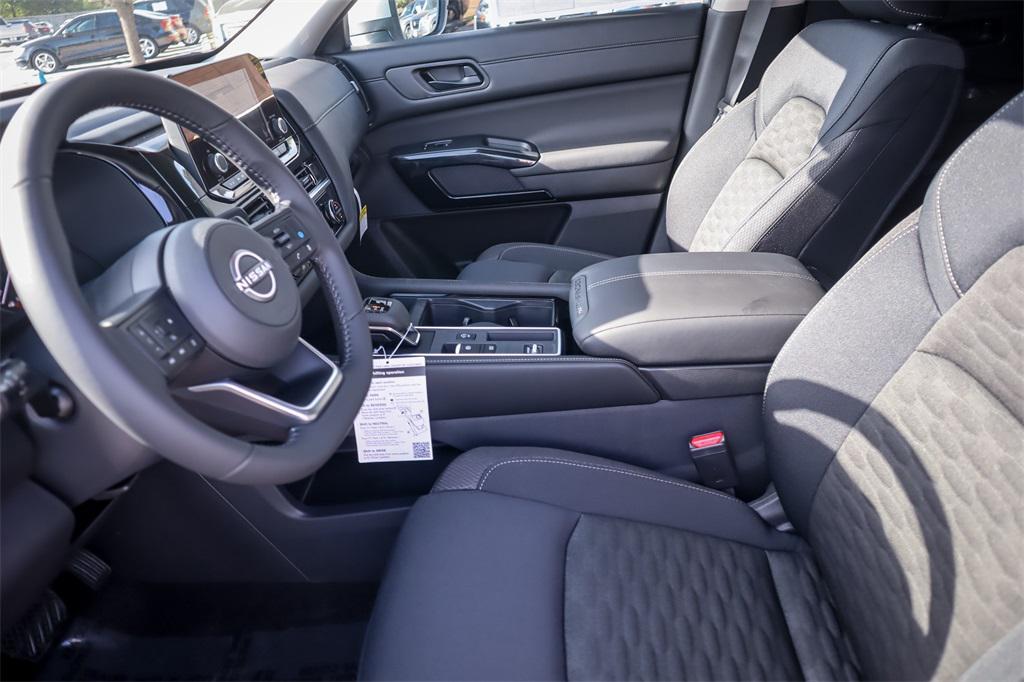 new 2025 Nissan Pathfinder car, priced at $39,141