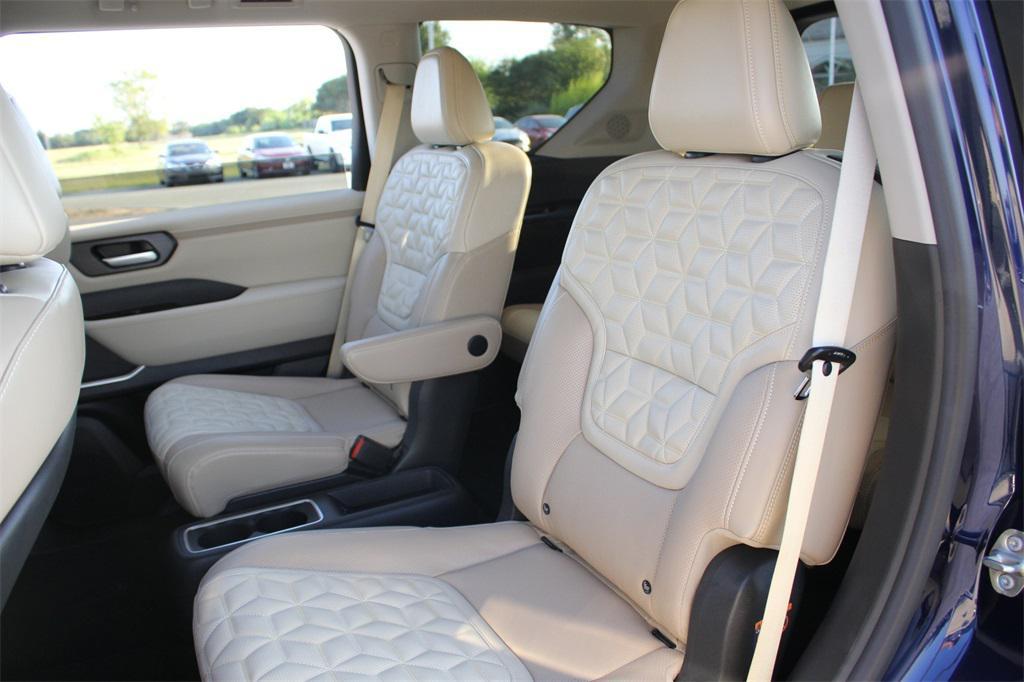 new 2025 Nissan Armada car, priced at $68,612
