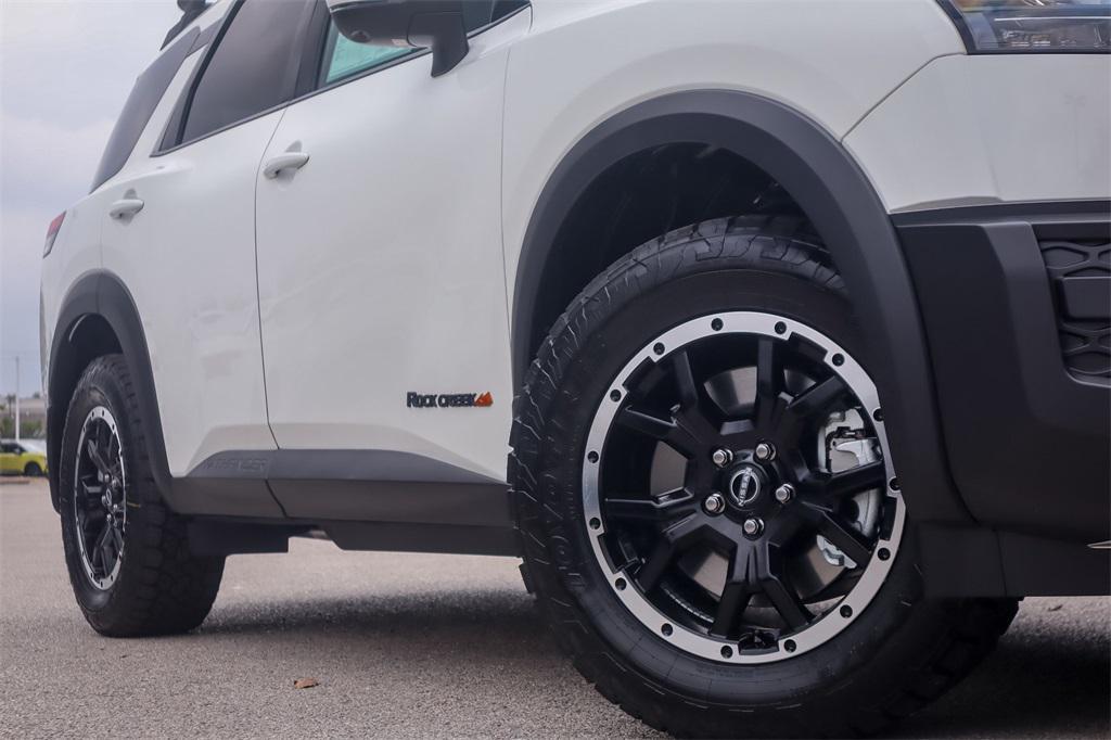 new 2025 Nissan Pathfinder car, priced at $39,326
