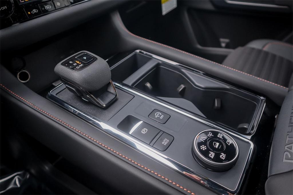 new 2025 Nissan Pathfinder car, priced at $39,326