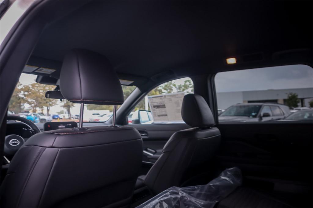 new 2025 Nissan Pathfinder car, priced at $39,326