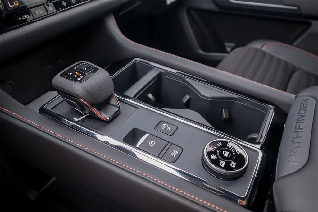 new 2025 Nissan Pathfinder car, priced at $39,326