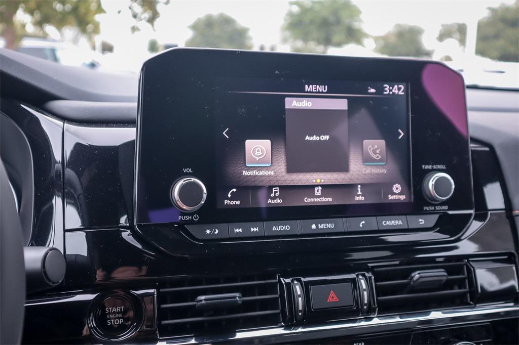 new 2025 Nissan Pathfinder car, priced at $39,326