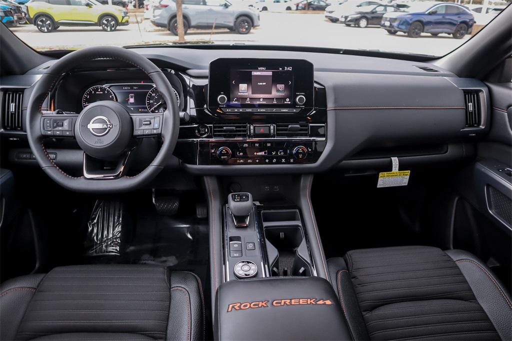 new 2025 Nissan Pathfinder car, priced at $39,326