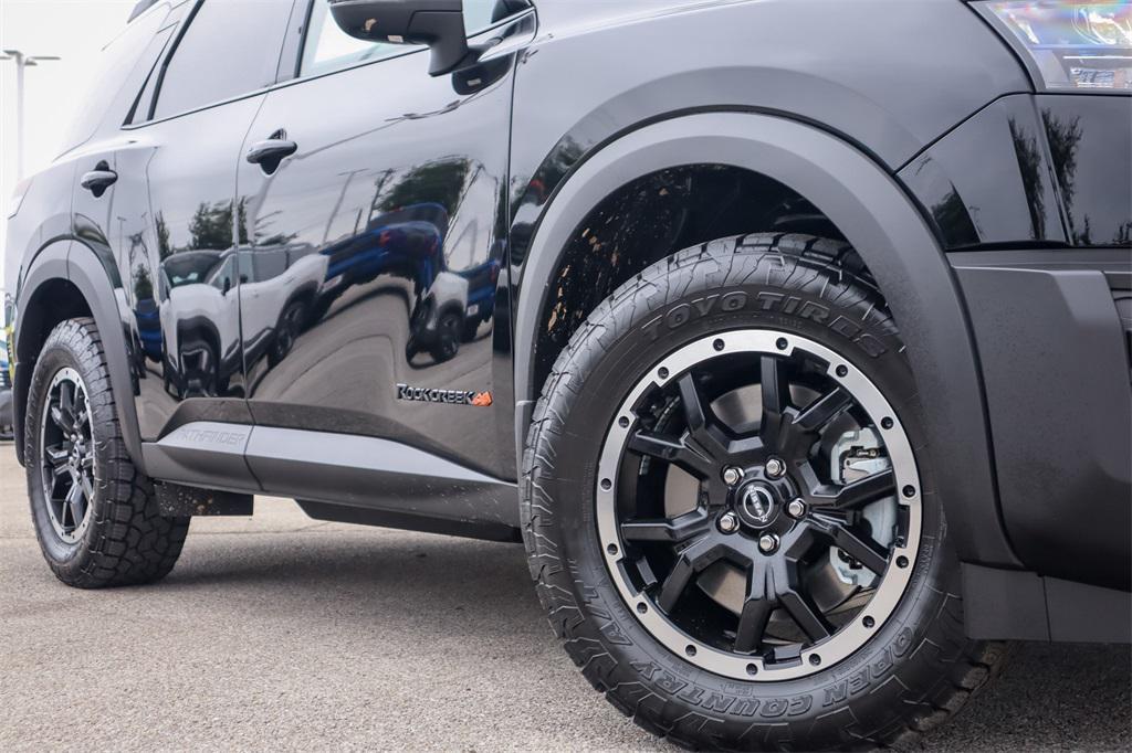 new 2025 Nissan Pathfinder car, priced at $39,326