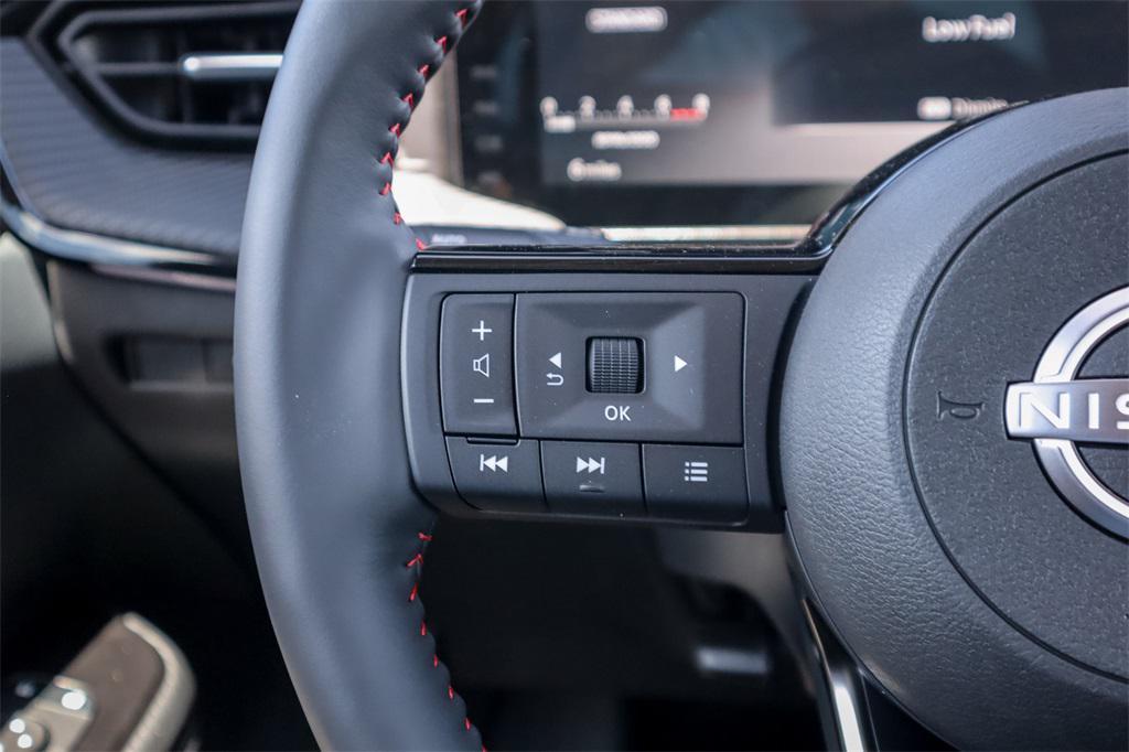 new 2025 Nissan Kicks car, priced at $29,785