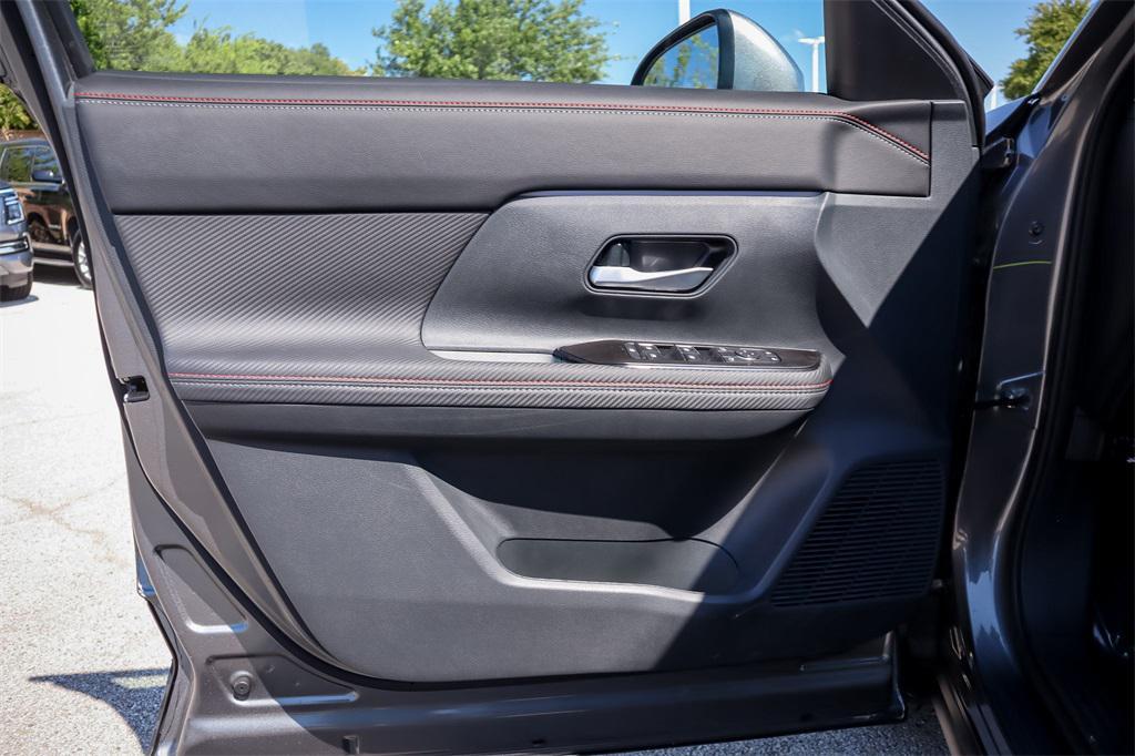 new 2025 Nissan Kicks car, priced at $30,451