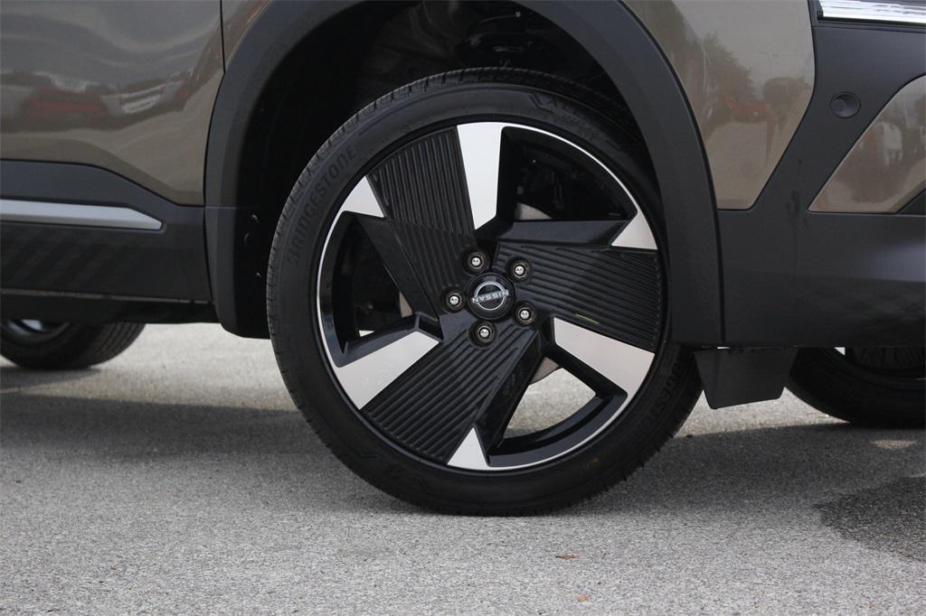 new 2025 Nissan Kicks car, priced at $26,706