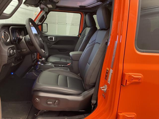 new 2025 Jeep Gladiator car, priced at $42,817
