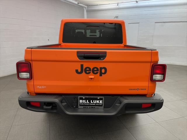 new 2025 Jeep Gladiator car, priced at $42,817