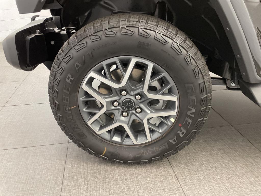 new 2025 Jeep Wrangler car, priced at $46,935