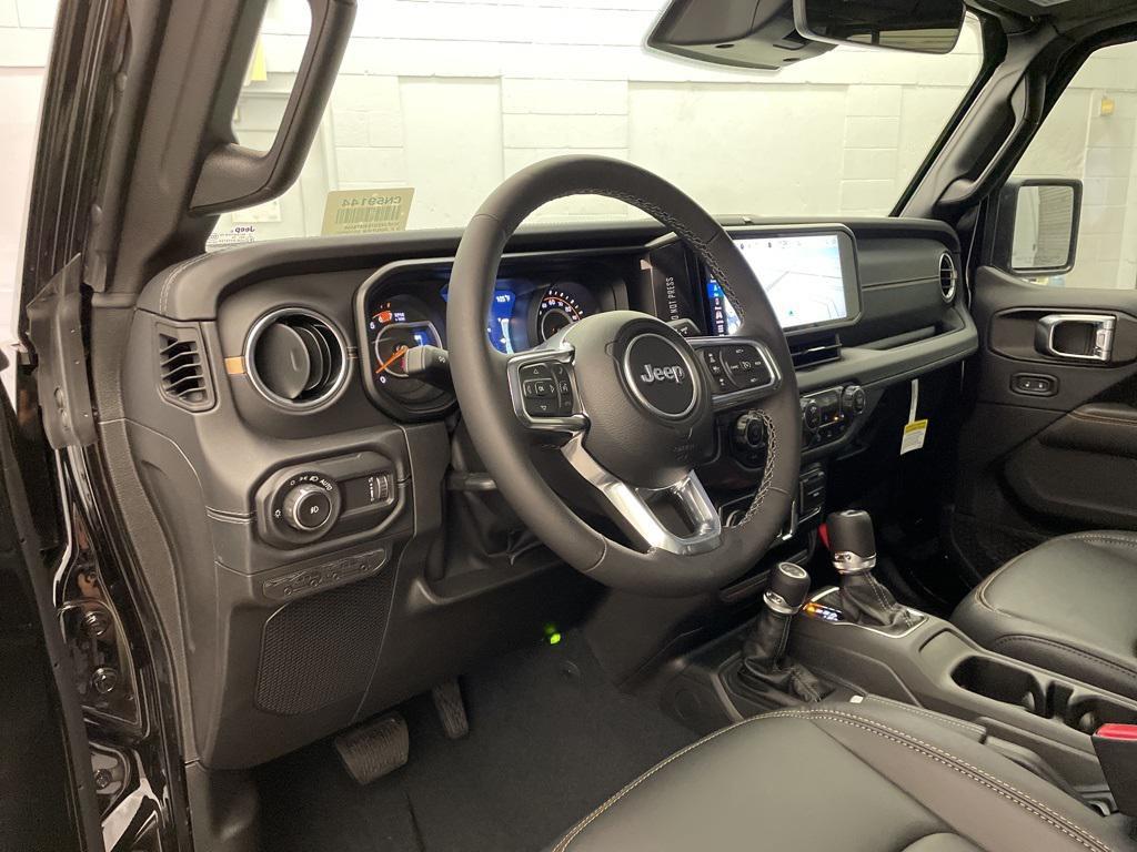 new 2025 Jeep Wrangler car, priced at $46,935