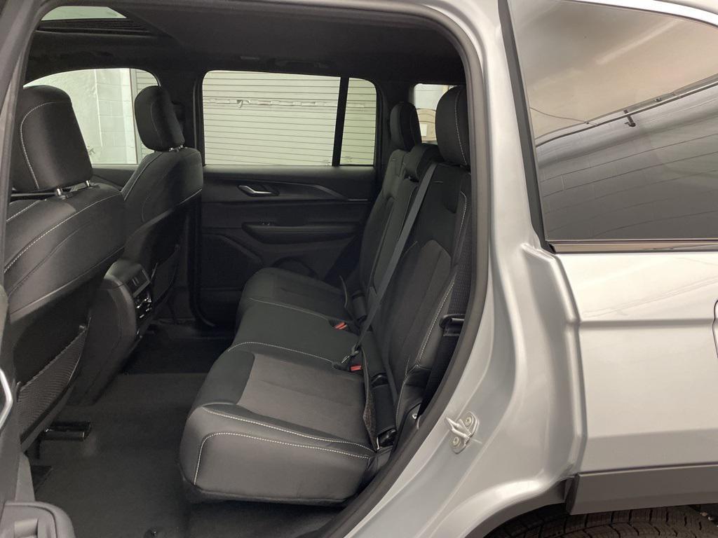 new 2025 Jeep Grand Cherokee car, priced at $35,221