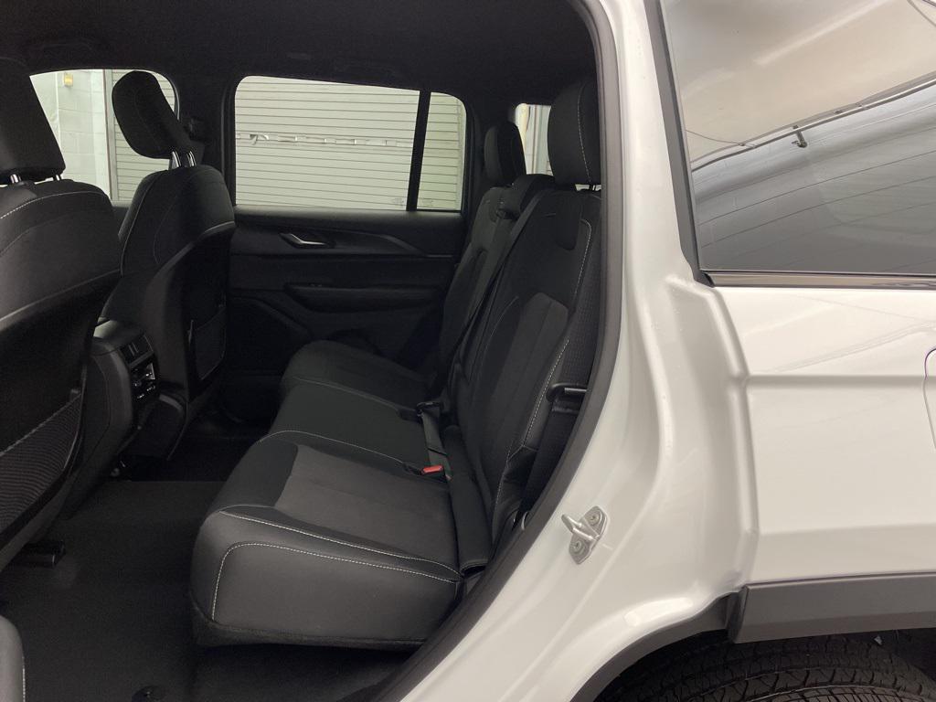 new 2025 Jeep Grand Cherokee car, priced at $31,654