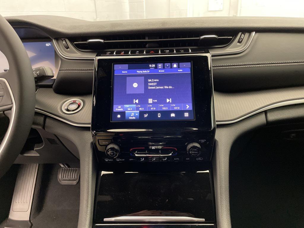 new 2025 Jeep Grand Cherokee car, priced at $31,654