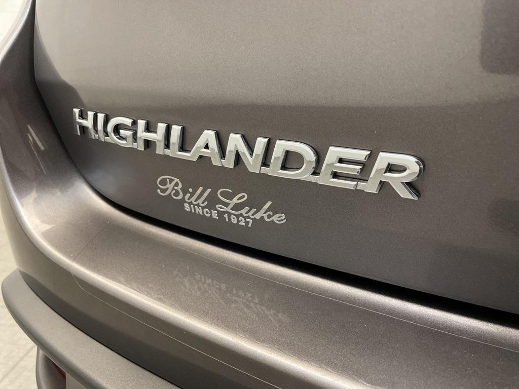 used 2019 Toyota Highlander car, priced at $26,173