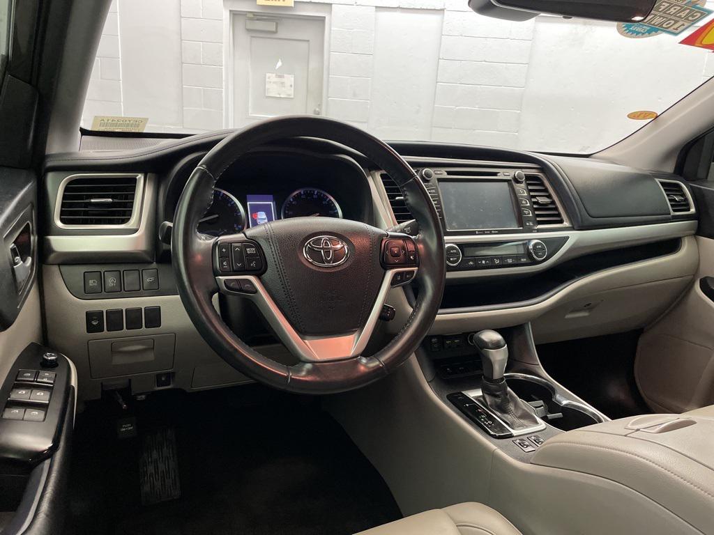 used 2019 Toyota Highlander car, priced at $26,173