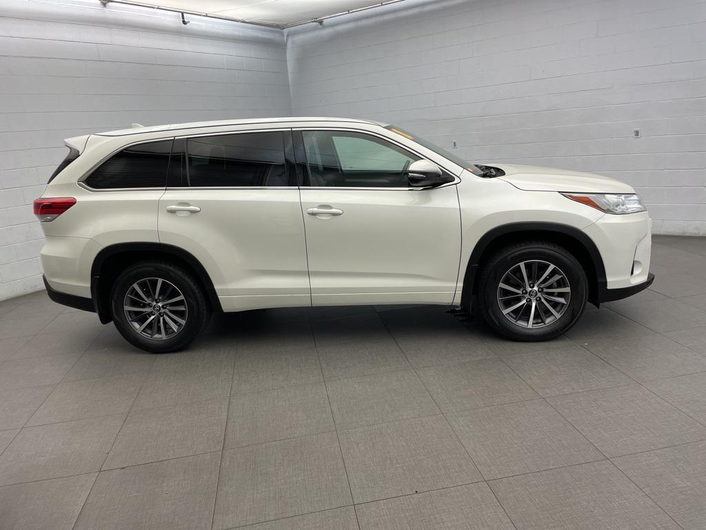 used 2018 Toyota Highlander car, priced at $23,273