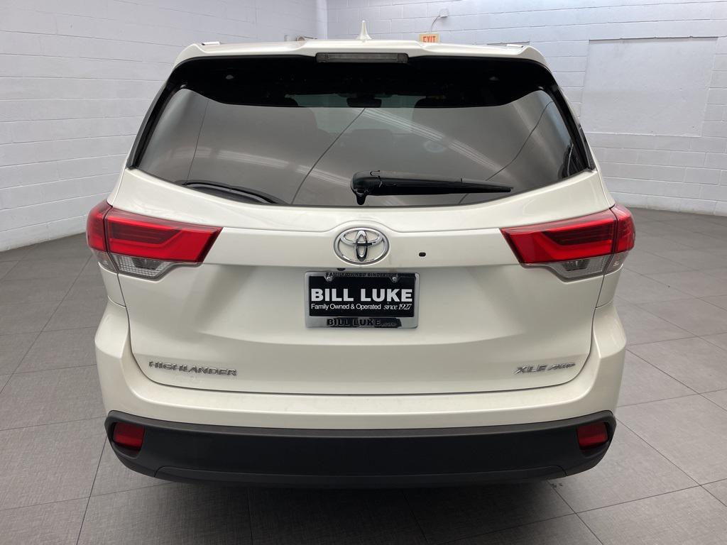 used 2018 Toyota Highlander car, priced at $23,273