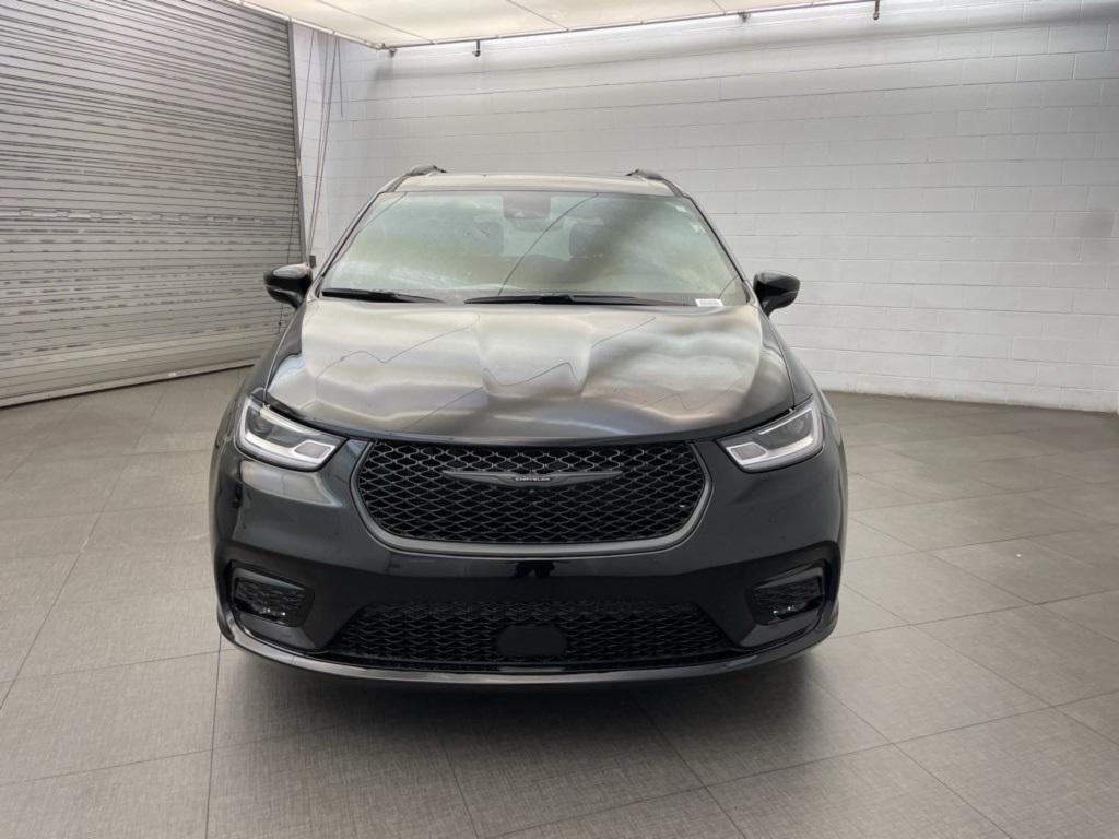 new 2025 Chrysler Pacifica car, priced at $40,868