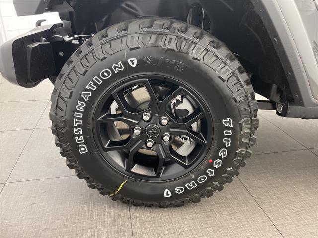 new 2025 Jeep Gladiator car, priced at $43,725