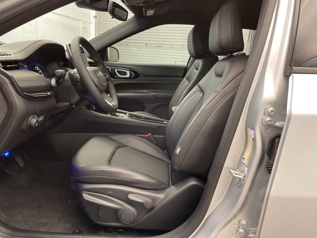 new 2025 Jeep Compass car, priced at $27,785