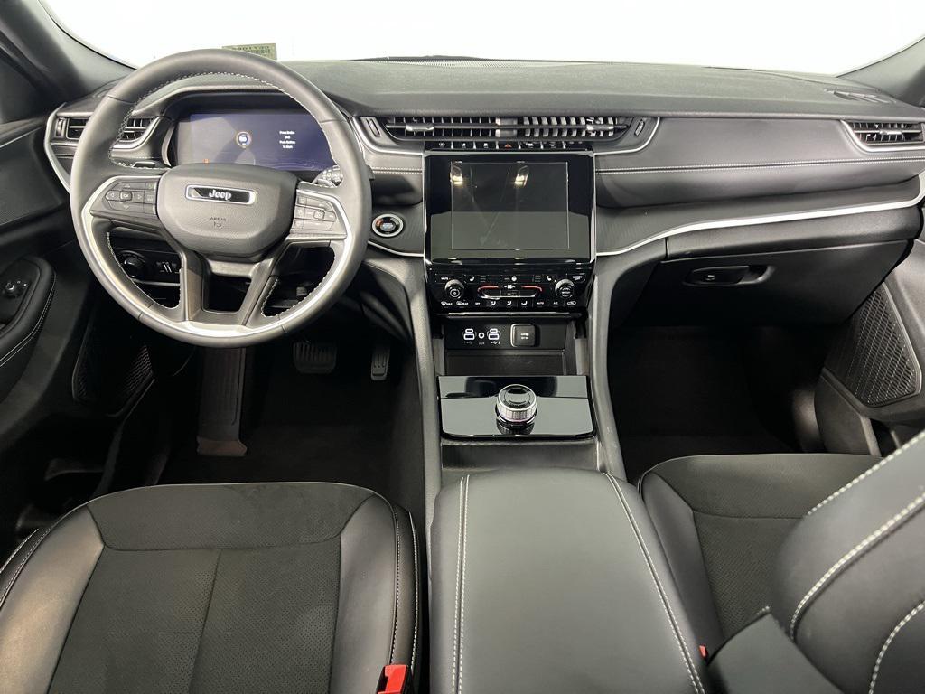 used 2025 Jeep Grand Cherokee L car, priced at $37,973