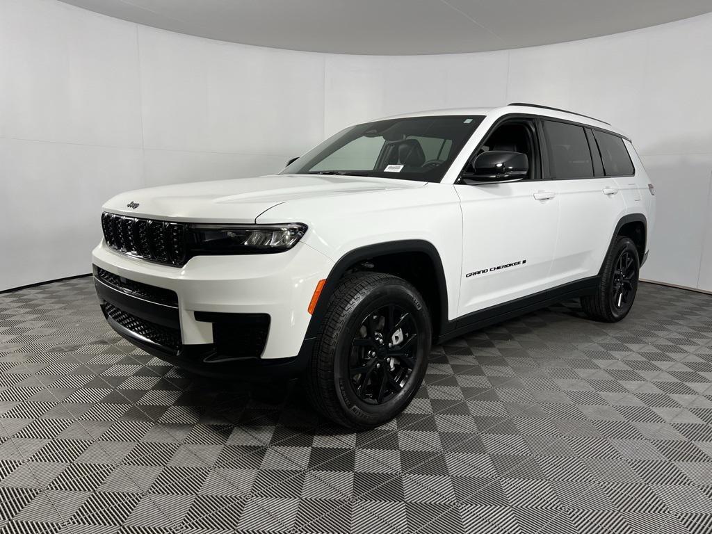 used 2025 Jeep Grand Cherokee L car, priced at $37,973