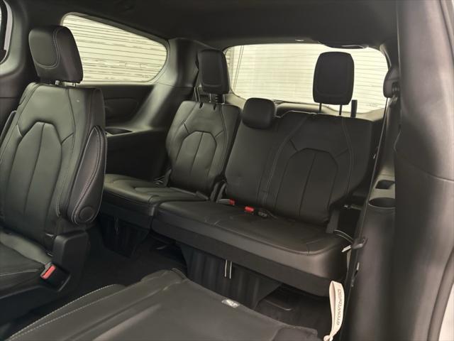 new 2025 Chrysler Pacifica car, priced at $41,004