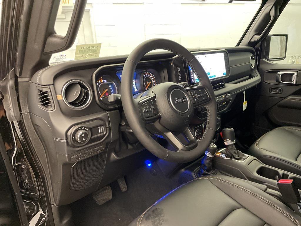 new 2025 Jeep Gladiator car, priced at $40,239