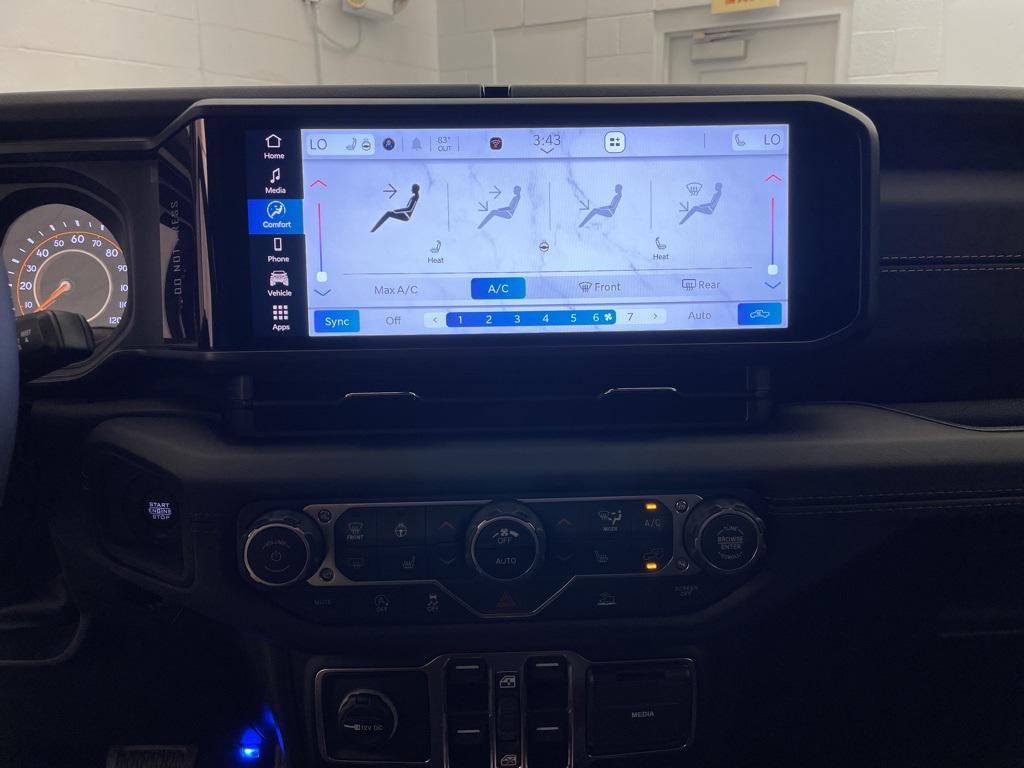 new 2025 Jeep Gladiator car, priced at $40,239