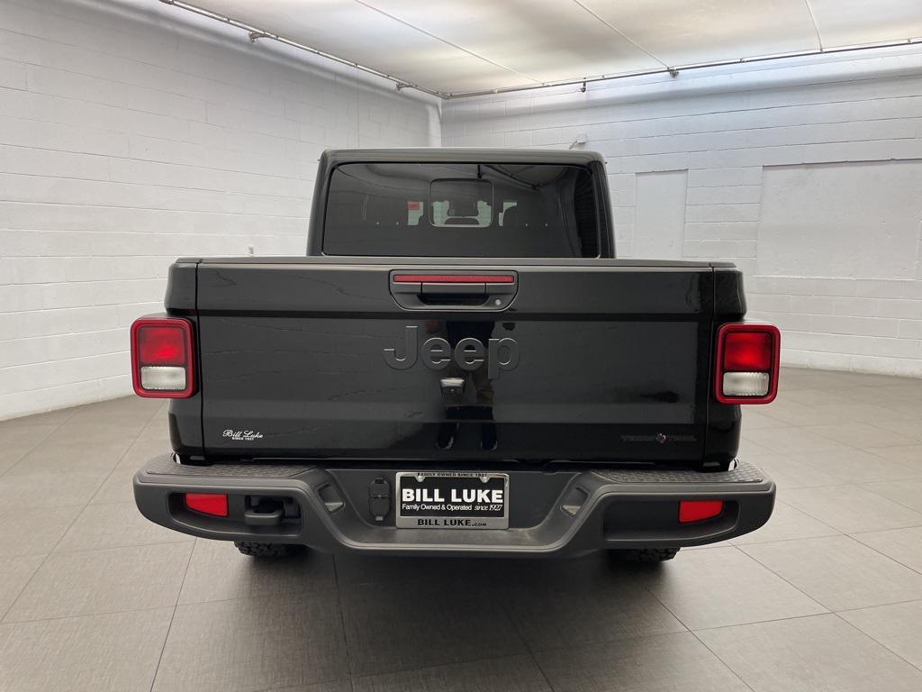 new 2025 Jeep Gladiator car, priced at $40,239