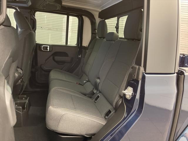 new 2025 Jeep Gladiator car, priced at $43,986
