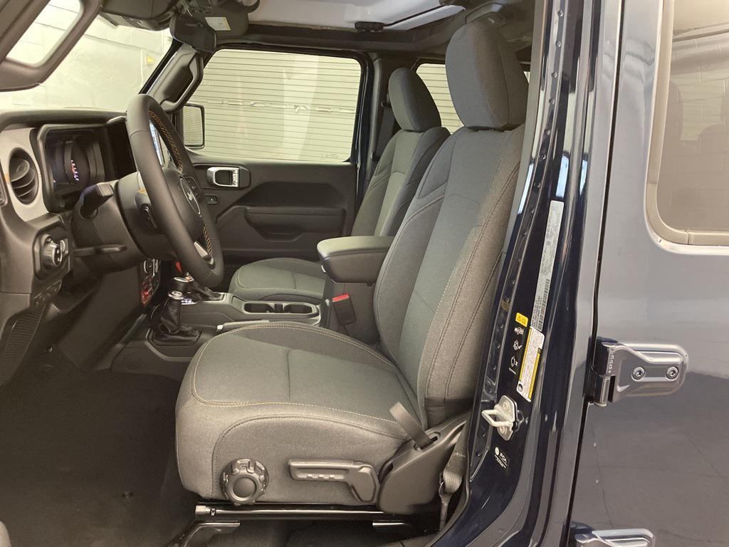 new 2025 Jeep Gladiator car, priced at $43,688