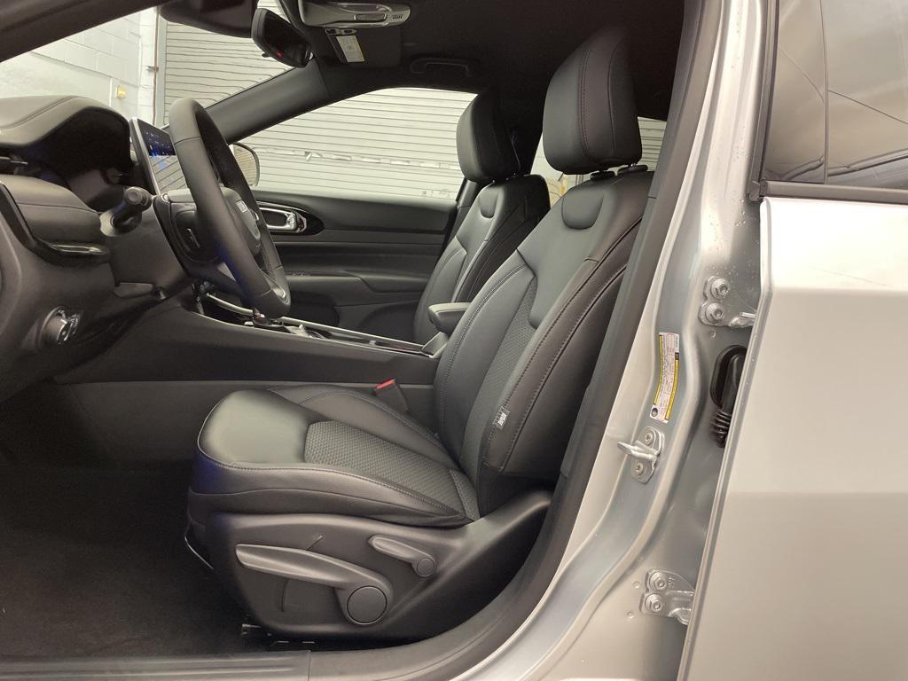 new 2025 Jeep Compass car, priced at $27,786