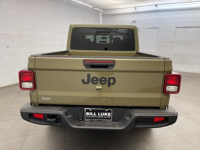 new 2025 Jeep Gladiator car, priced at $38,155
